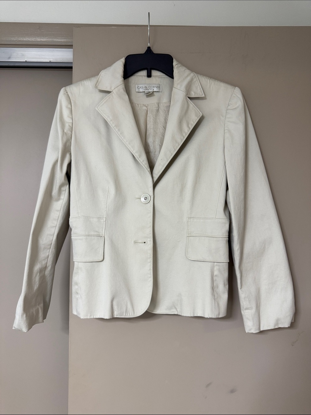 Casual Corner Women's Light Cream Single-Button Blazer